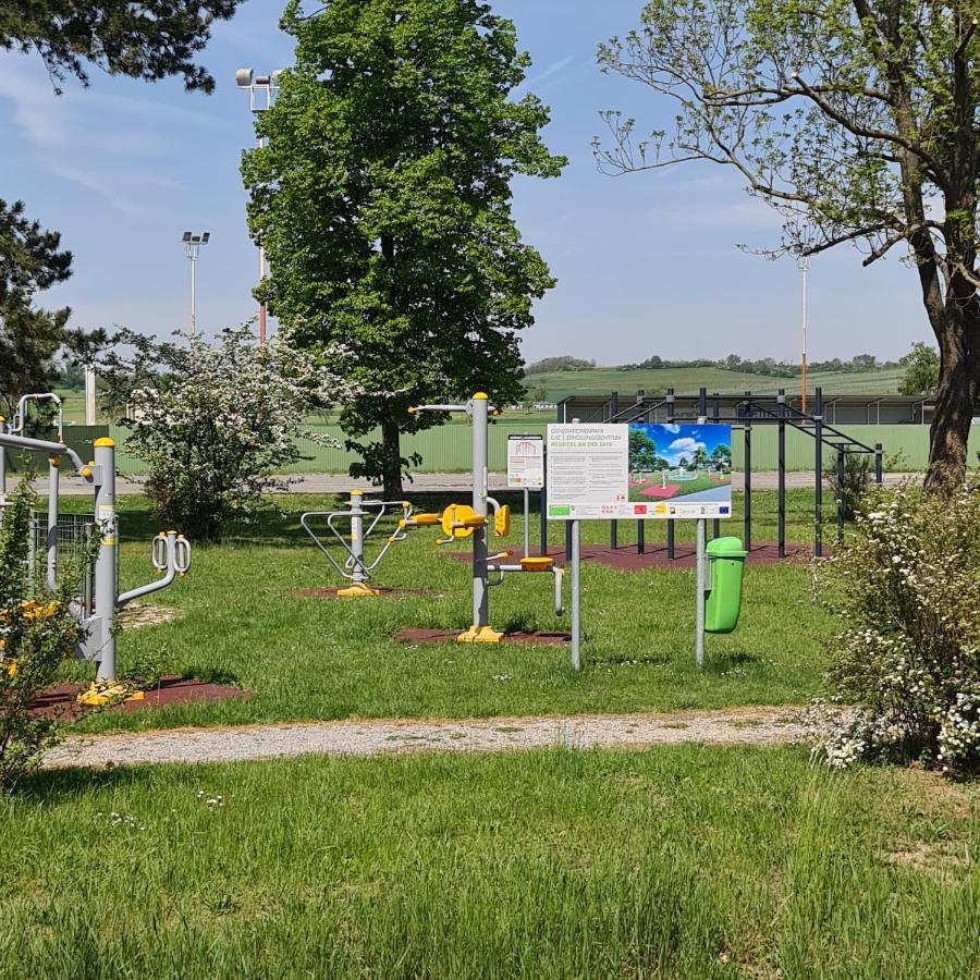 Wolfis Appartement Neusiedl an der Zaya Exteriér fotografie